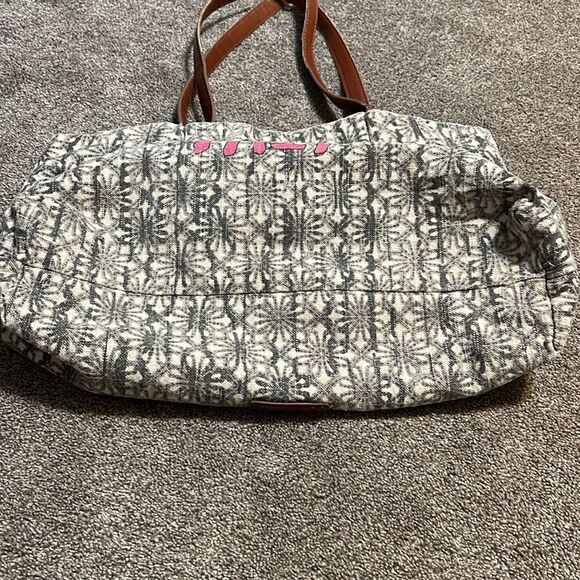 Lucky Brand LB2971 Black/ Cream/ Pink Take a Trip Portland Tote Bag - Picture 12 of 14